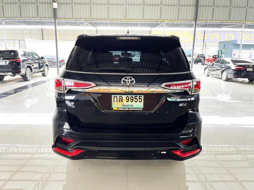 Toyota Fortuner 2.8 TRD Sportivo (ปี 2017) SUV AT 3