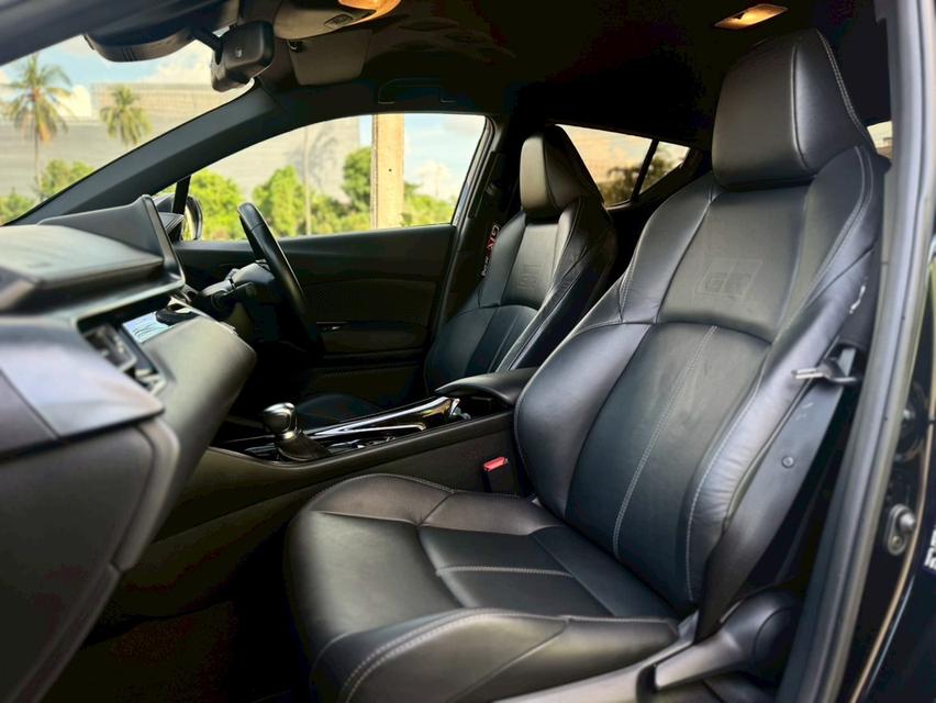 Toyota C-HR Hybrid  Y22 Wagon 4dr HEV GR Sport E-CVT FWD top  1.8 (Hybrid) สีดำ ออโต้  18