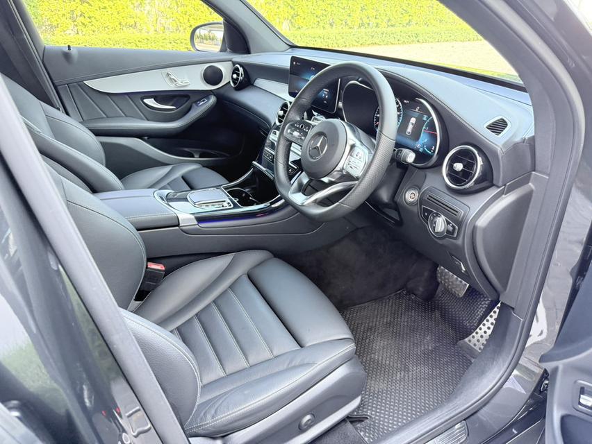 Mercedes-GLC220d Coupe AMG รูปที่ 9