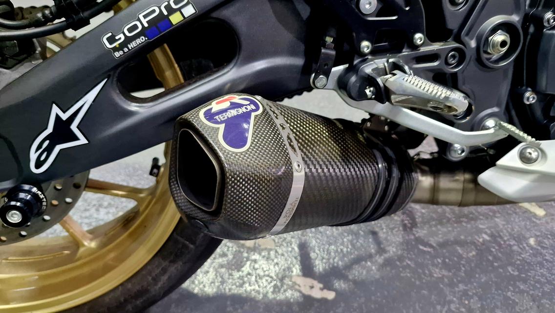 Yamaha R7 7