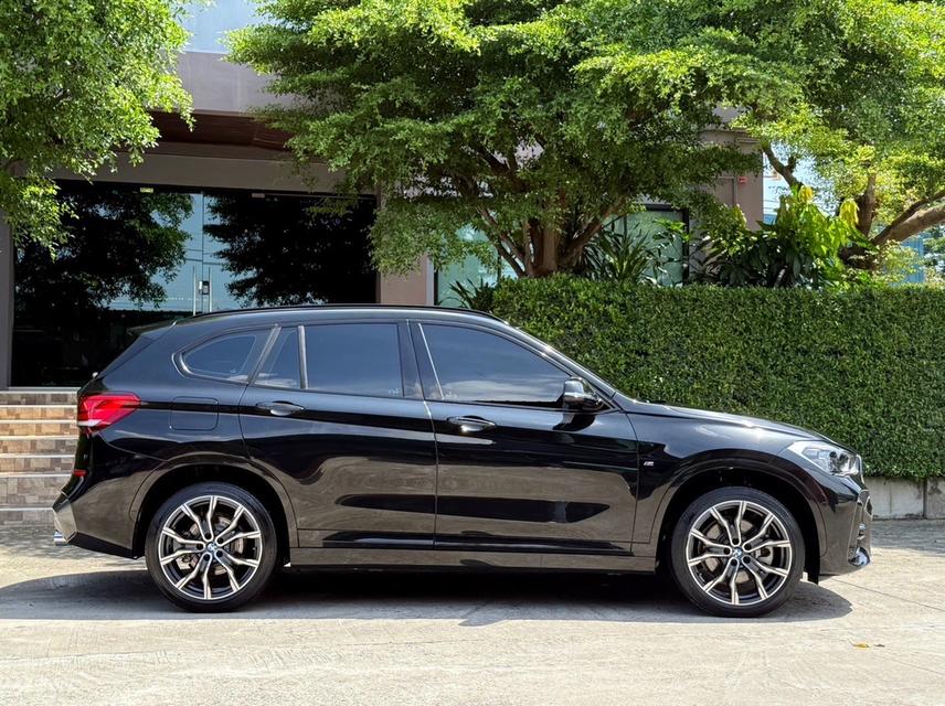 2022 BMW X1 20D MSPORT LCI รถมือเดียวออกป้ายแดง รถวิ่งน้อย เข้าศูนย์ทุกระยะ ไม่เคยมีอุบัติเหตุครับ