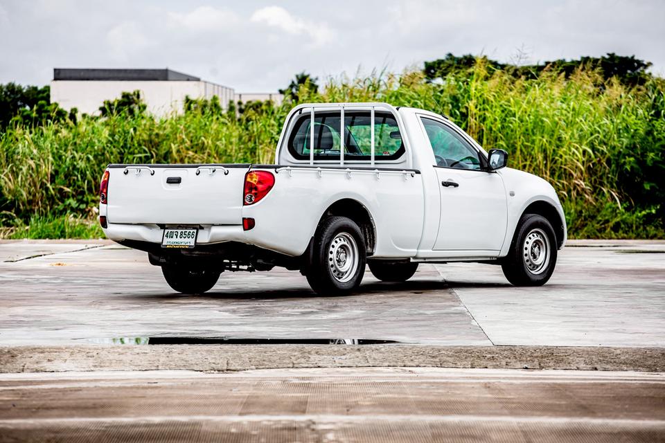 Mitsubishi Triton SingleCab 2.4 GL ปี 2010 เบนซิล สีขาว เกียร์ธรรมดา
