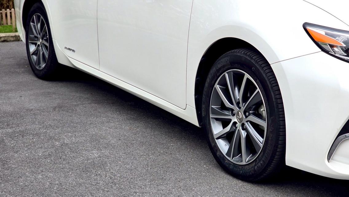 รหัสรถ WB36 Lexus ES300h ปี 2015  13