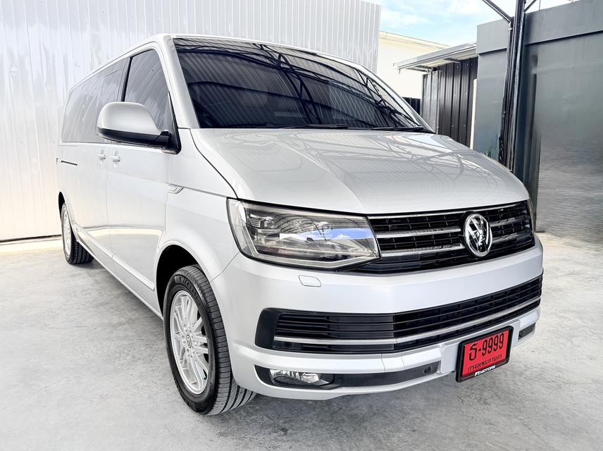 Volkswagen Caravelle 2.0 TDi Comfortline ปี 2017 สีเทา เรียบหรู ดูลัคซูวิ่งเพียง 9x,xxx โลเท่านั้น…!! *ใครกำลังมองหารถผู้บริหารหรือครอบครัว
