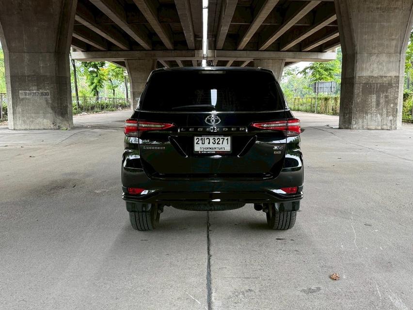 ขายรถ Toyota Fortuner 2.8 Legender 2WD ปี 2022 สีดำ เกียร์ออโต้