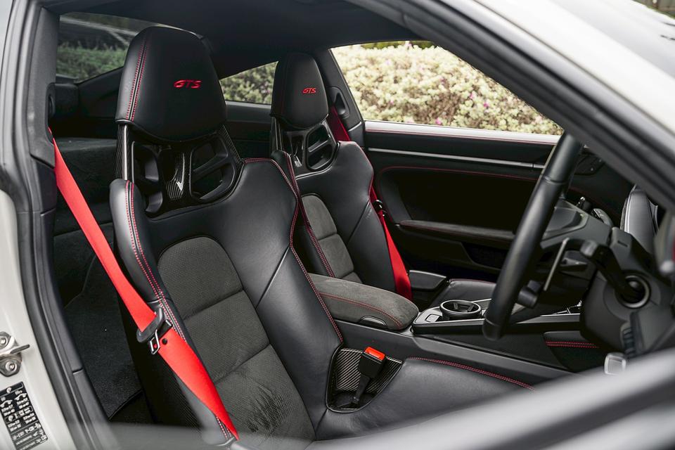 Porsche Carrera 992 GTS 10