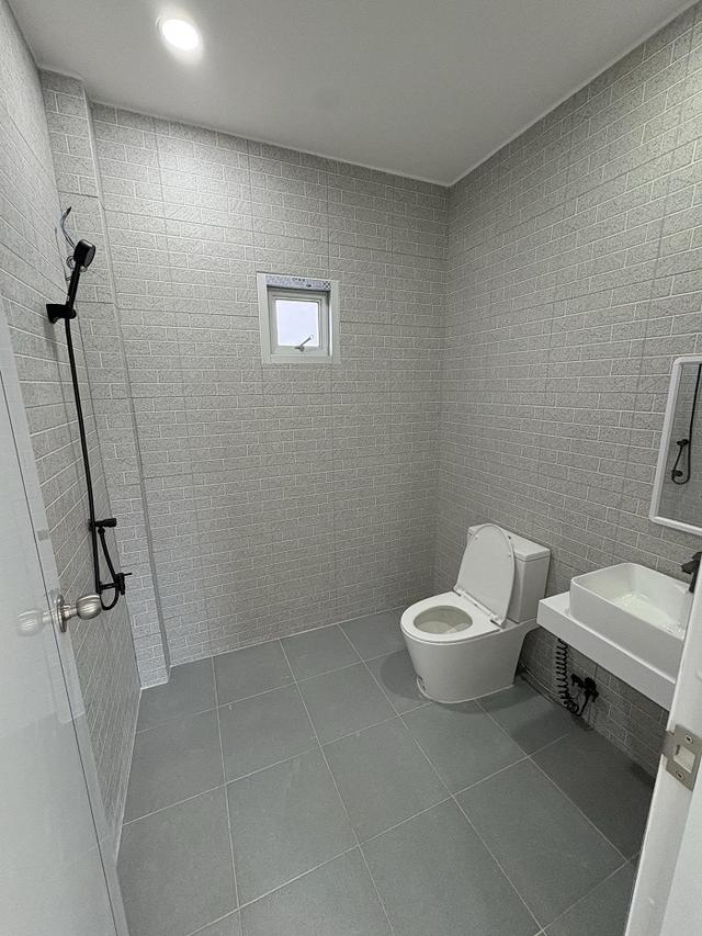 ขายบ้านสวยสร้างใหม่ สไตล์โมเดิร์น ขนาด 65 ตรว บรรยากาศดี ถนนเชียงใหม่-ดอยสะเก็ด เชียงใหม่. 9