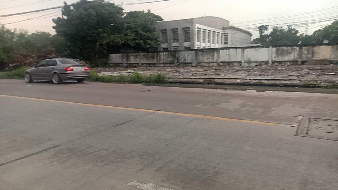 ขายที่ดินเปล่าราคาถูก ที่สวยถมแล้ว 4.5 ไร่ เข้าซอยลำลูกกา 69 (ซอยธารทอง) เป็นถนนทางลัดไปถนนรังสิต-นครนายก ใกล้สถานีรถไฟฟ้าลำลูกกา 6