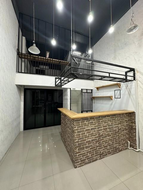 ให้เช่าอาคารพาณิชย์ 4.5 ชั้น 380 ตรม. ติดถนนใหญ่รัชดาภิเษก แยกรัชดา ลาดพร้าว ติด MRT ลาดพร้าว 2