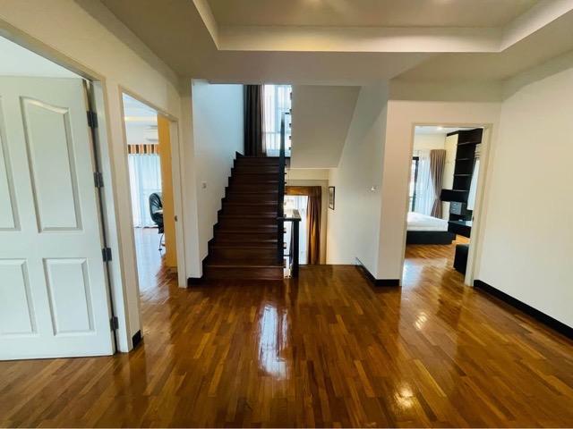 MHR101 พื้นที่กว้างขวาง 450 ตร.ม. จอดรถได้ 6 คัน! ให้เช่าบ้านเดี่ยวรัชดา 32 ฟังก์ชันครบ 4 นอน 4 น้ำ พร้อมห้องแม่บ้าน สภาพสวยพร้อมอยู่สิ้นเดือน พ.ค. นี 9