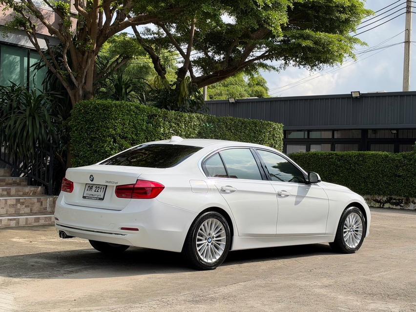 2018 BMW 320D F30 LCI รถมือเดียวป้ายแดง รถออกศูนย์ BMW THAILAND รถวิ่งน้อย เข้าศูนย์ทุกระยะ รถไม่เคยมีอุบัติเหตุครับ รูปที่ 3