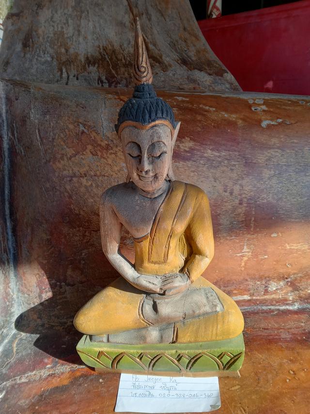 พระเนื้อไม้เก่าแกะ น่าจะทำจากไม้โพธิ์คะ 2