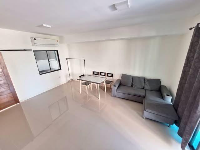 ขาย / ให้เช่า ทาวน์เฮาส์ 2 ชั้น พร้อมเข้าอยู่ 3