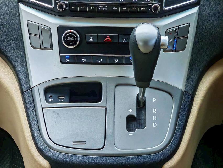 2017 HYUNDAI H-1 2.5 ELITE 8