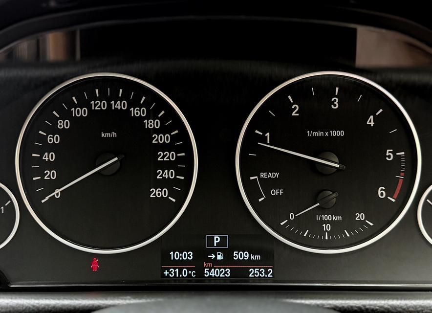 2018 BMW 320D F30 LCI รถมือเดียวออกป้ายแดง วิ่งน้อยเพียง 54,000 กม สภาพเหมือนรถใหม่ รถไม่เคยมีอุบัติเหตุครับ 10