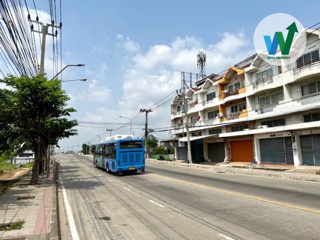 ขายโฮมออฟฟิศติดถนนร่มเกล้า 84.8 ตร.ว. 3.5 ชั้น พื้นที่กว้าง 220 ตร.ม. หลังริม ใกล้ทางด่วน เคหะร่มเกล้า ARL 9