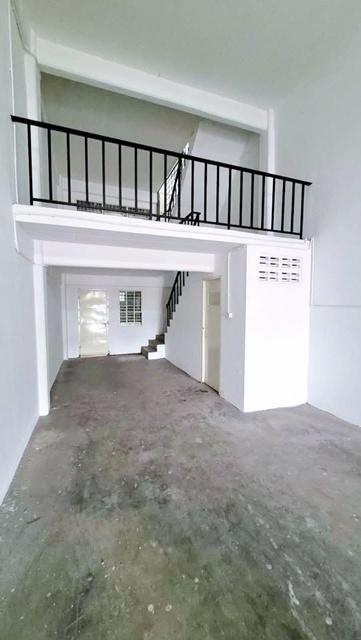 เลอมาร์เช่ 3กม. ถ.นิมิตรใหม่ มีพื้นที่ด้านหลังบ้าน กว้างใหญ่ 29ตร.วา. 359 ตร.ม. 3 นอน ตลาดบ้านฟ้า ให้เช่าอาคารพาณิชย์ 3. 6