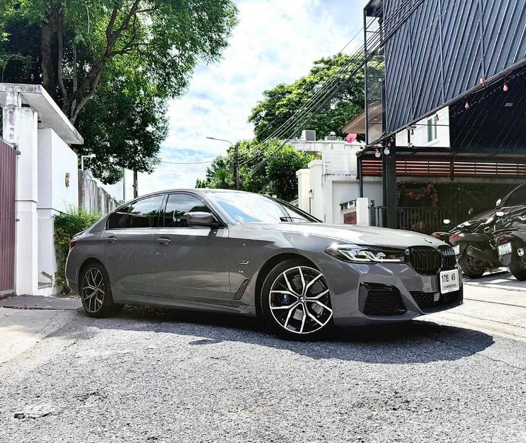 BMW 530e M Sport LCI (G30) ปี 2022ราคา 1,130,000 รูปย่อยที่ 3