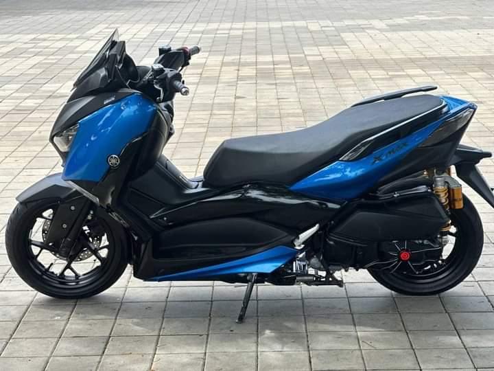 Yamaha Xmax blue  1