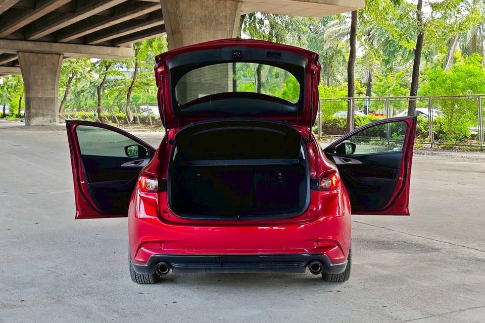 ขายด่วน! Mazda 3 2.0 C Sport AT ปี 2017 รถสวย สภาพดี พร้อมขับทันที! 8