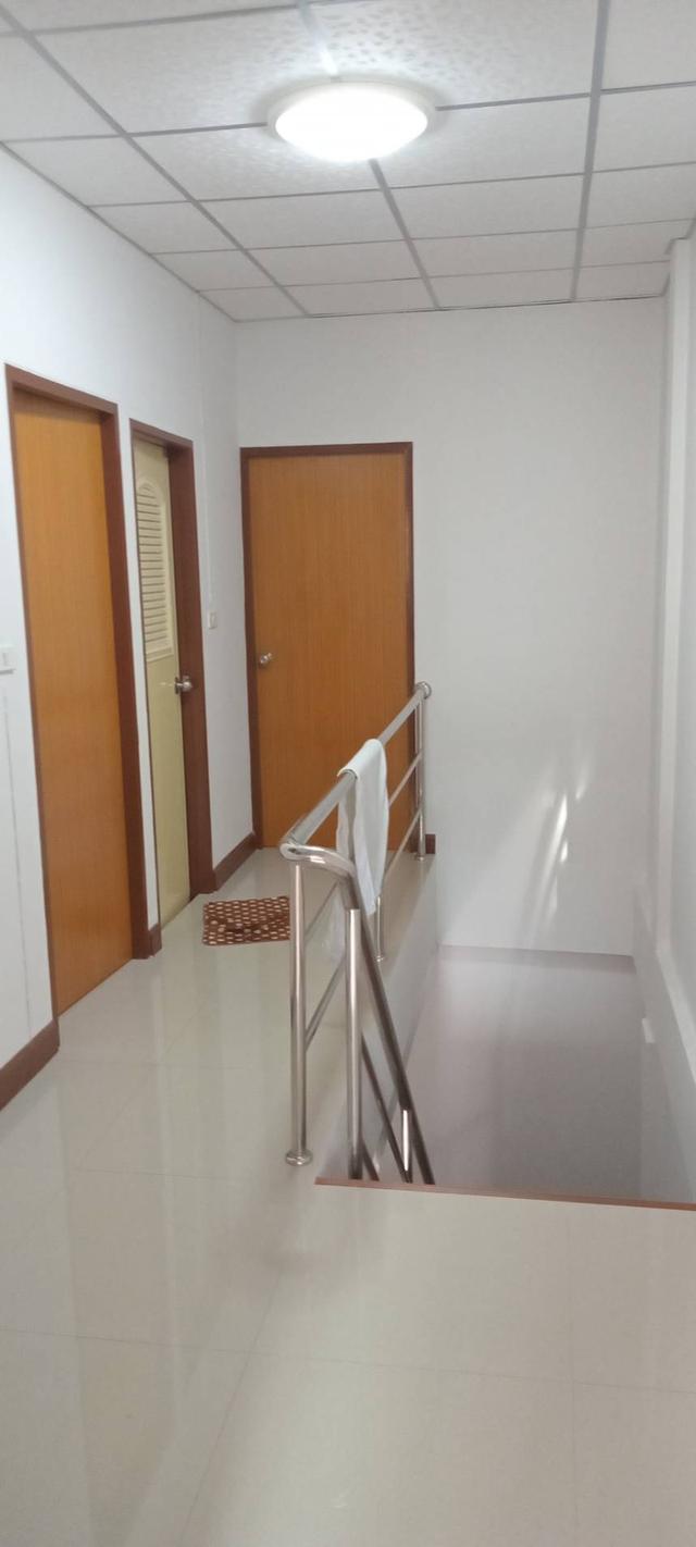 ทฮ 20 ตร.ว. 3 นอน 2 น้ำ ตกแต่งแล้ว พร้อมอยู่ หมู่บ้านตะวันทอง3 ถนนเลียบคลองภาษีเจริญฝั่งใต้ 4