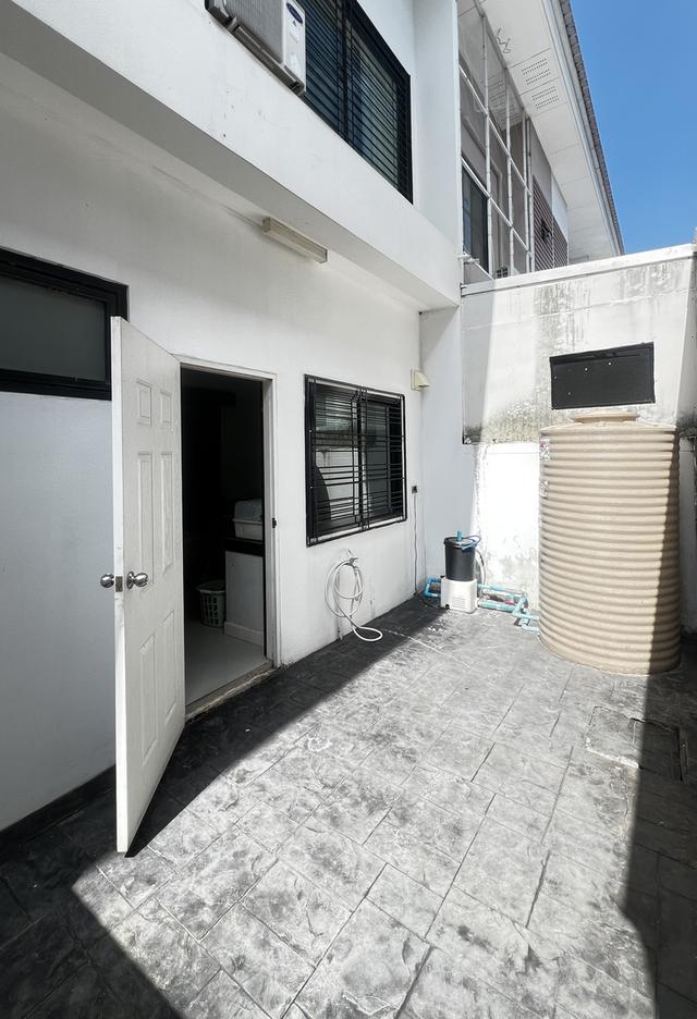 ขายบ้านทาวน์เฮาส์ 2 ชั้น สไตล์โมเดิร์น 13