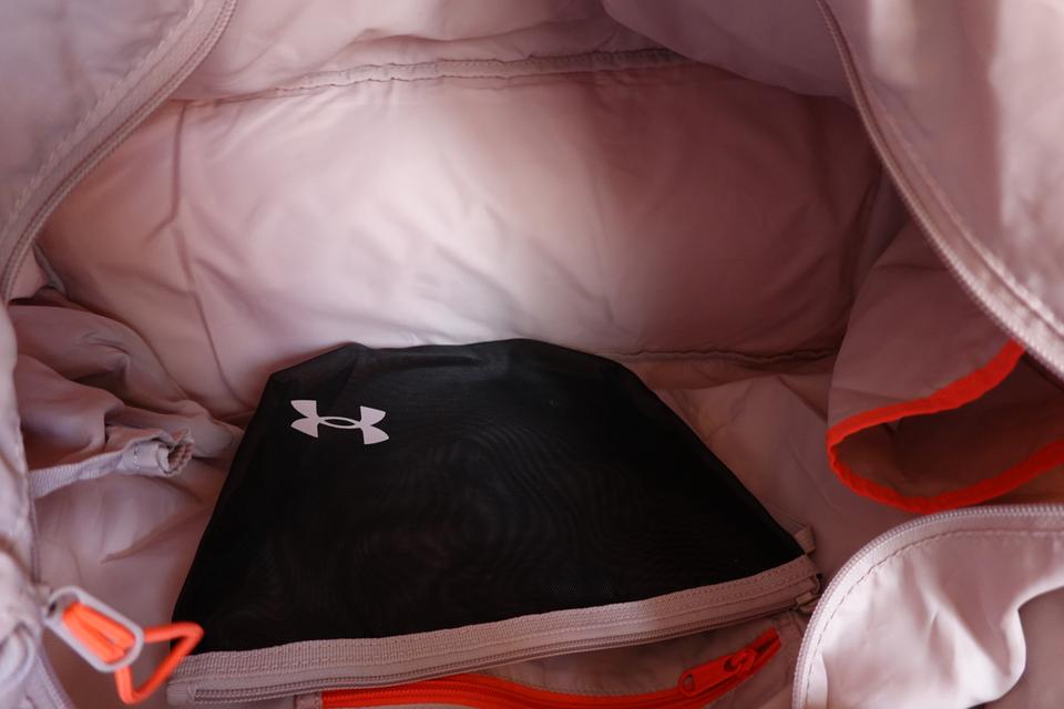 กระเป๋า UNDER ARMOUR