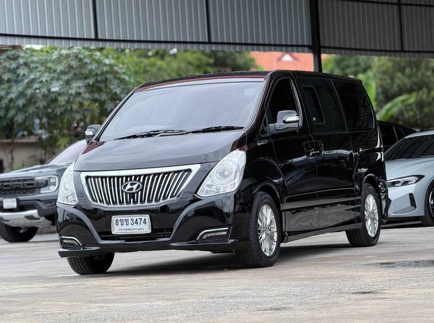 HYUNDAI GRAND STAREX 2.5 PREMIUM 2017Grand Starex Premium 11 ที่นั่ง ดีเซล 170HP หรู กว้าง นั่งสบาย รูปที่ 3