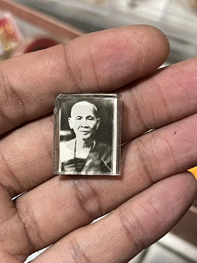 ภาพถ่ายครูบาศรีวิชัย อัดกระจก2ด้าน 2