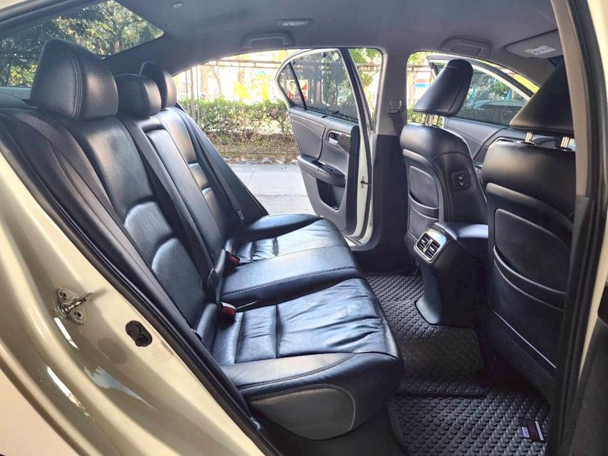 ขายรถ Honda Accord 2.0E ปี 2013 สีขาว เกียร์ออโต้ รูปที่ 10