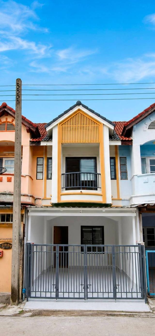 ขายทาวน์เฮ้าส์ 2 ชั้นรีโนเวทใหม่กริ้บ "หมู่บ้านเบญจศิริ เพชรเกษม 91"ขนาด 16 ตรว.2+1 ห้องนอน 2 ห้องน้ำ เพียง 1.79 ล้าน 2