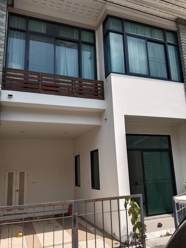 ทาวน์เฮ้าส์ หมู่บ้านเปี่ยมสุข 1