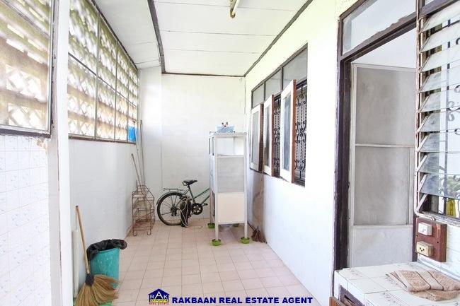 ขาย ทาวน์เฮ้าส์ชั้นเดียว ช.รุ่งเรือง 3 ติวานนท์ 22 (ใกล้ซอยเทพพนม) เนื้อที่ 25 ตรว. 3ห้องนอน 1ห้องน้ำ 1ห้องครัว มุ้งลวด เหล็กดัด พร้อมอยู่ 5