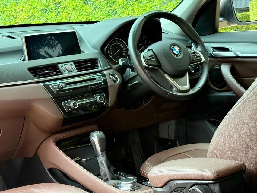 2017 BMW X1 F48 18D ( ดีเซล ) รถมือเดียวป้ายแดง รถออกศูนย์ BMW THAILAND รถวิ่งน้อย ประวัติศูนย์ครบ ไม่เคยมีอุบัติเหตุครับ 12