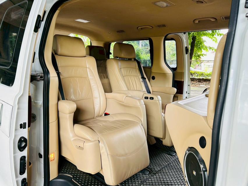 Hyundai Grand Starex 2.5 VIP AT ปี 2013 16