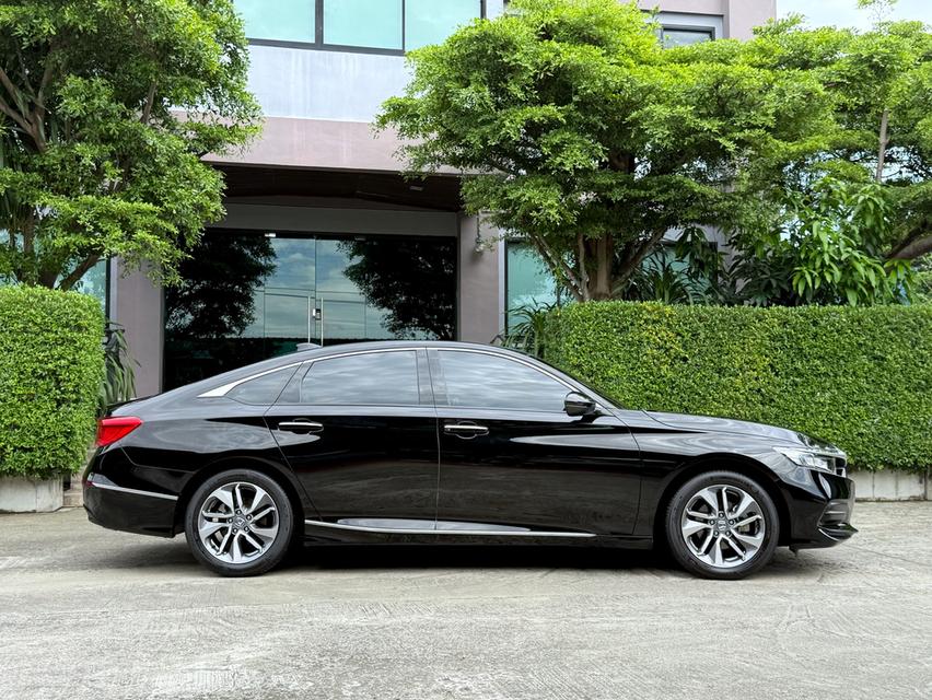 2022 HONDA ACCORD 1.5 TURBO รถมือเดียวออกป้ายแดง วิ่งน้อยเพียง 70,000 กม รถเข้าศูนย์ตรงระยะ รถไม่มีอุบัติเหตุครับ