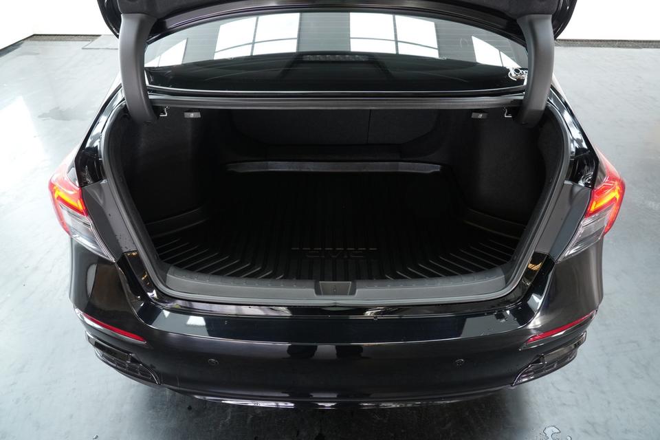 🚗 2024 HONDA CIVIC FE 2.0 e-HEV RS A/T สีดำตัวท็อป RS Hybrid รูปที่ 15