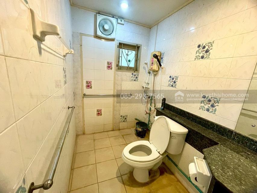 ขายบ้านเดี่ยว 2 ชั้น หมู่บ้านลัดดารมย์ ไทรม้า รัตนาธิเบศร์ บ้านหลังมุม พื้นที่ 89 ตารางวา ขาย 10.8 ล้านบาท โครงการใหญ่ ติด MRT สถานีไทรม้า 7