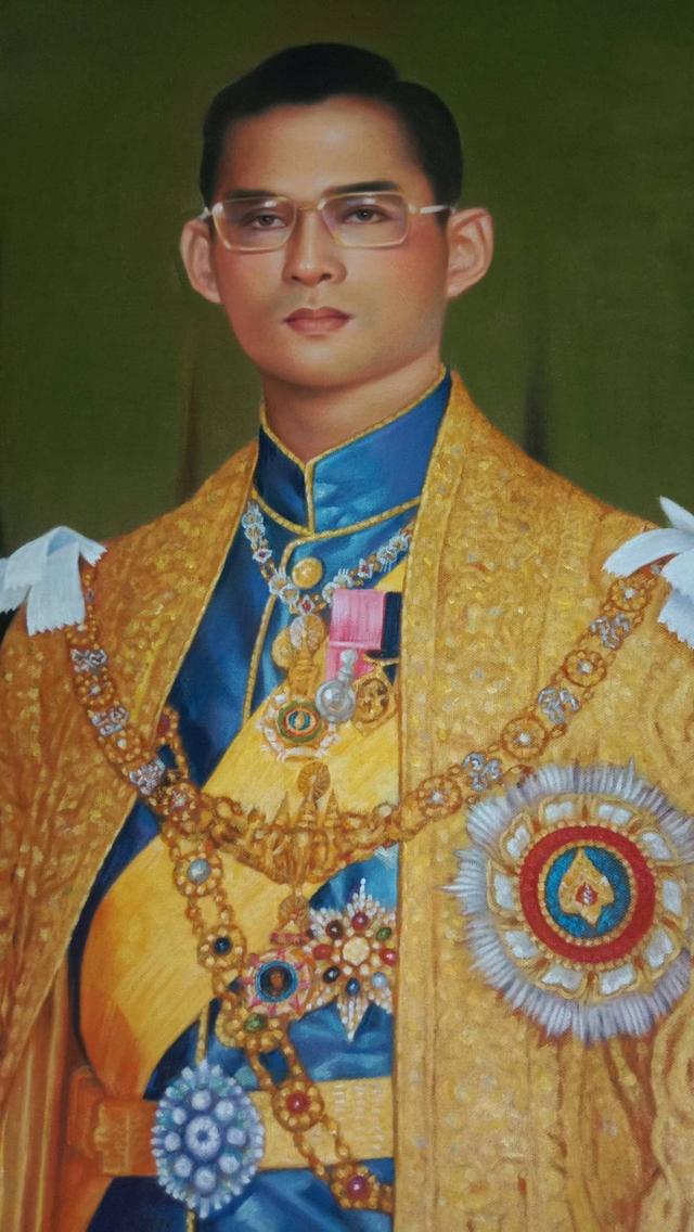 613.ภาพวาดสีน้ำมันพระบรมสาทิสลักษณ์ ในหลวงรัชกาลที่ 9 พระบาทสมเด็จพระบรมชนกาธิเบศร มหาภูมิพลอดุลยเดชมหาราช บรมนาถบพิตร
