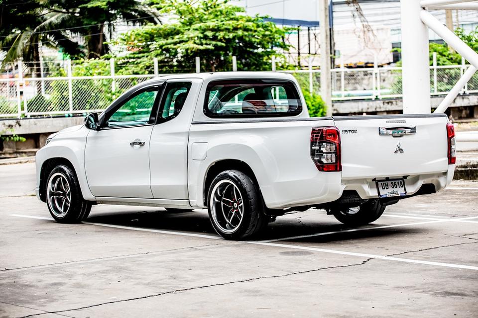 MITSUBISHI TRITON 2.5 GLX ปี 2021 สีขาว มือเดียว 9