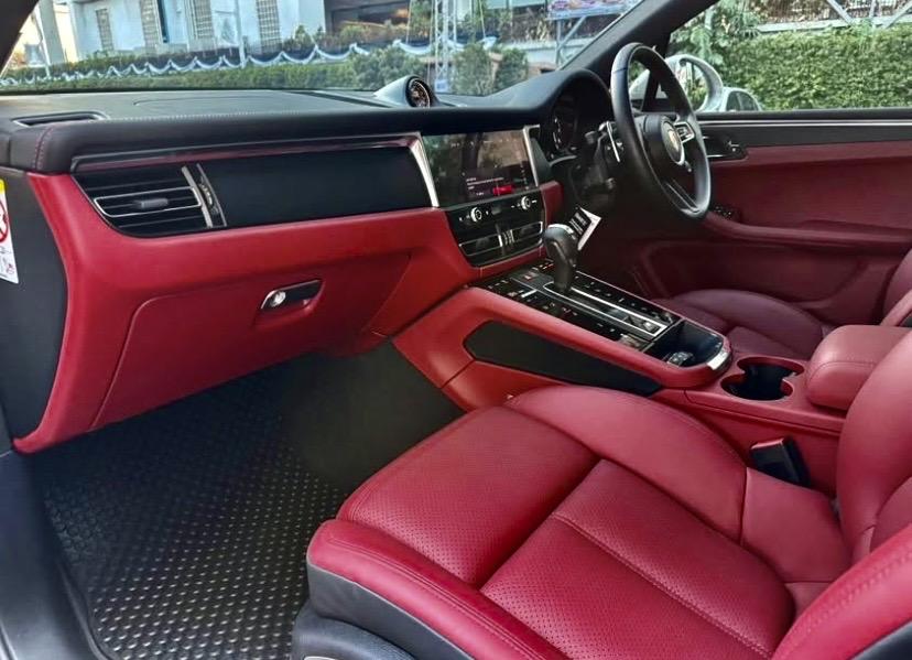 2022 Porsche Macan 2.0 3