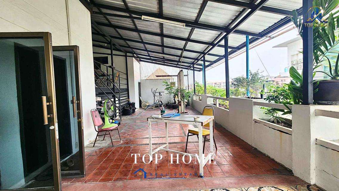 ขายด่วน ทาวน์โฮม 3 ชั้นขนาดใหญ่ ลาดพร้าว 101 ซอย 5 12