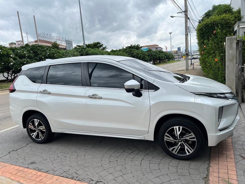 Mitsubishi Xpander 1.5 GLS   รุ่นปี 2020   สีขาว  3