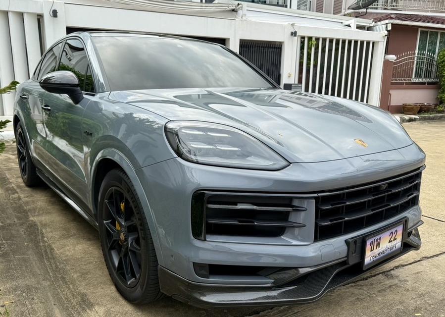 Porsche Cayenne E-Hybrid Coupe (Full Option)