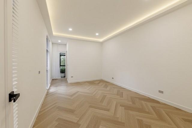 ขายทาวน์เฮ้าส์ สไตล์ Modern French Classic ซอยปรีดีย์พนมยงค์ 42 หมู่บ้าน บ้านคลองตันนิเวศน์ พร้อมอยู่ 11
