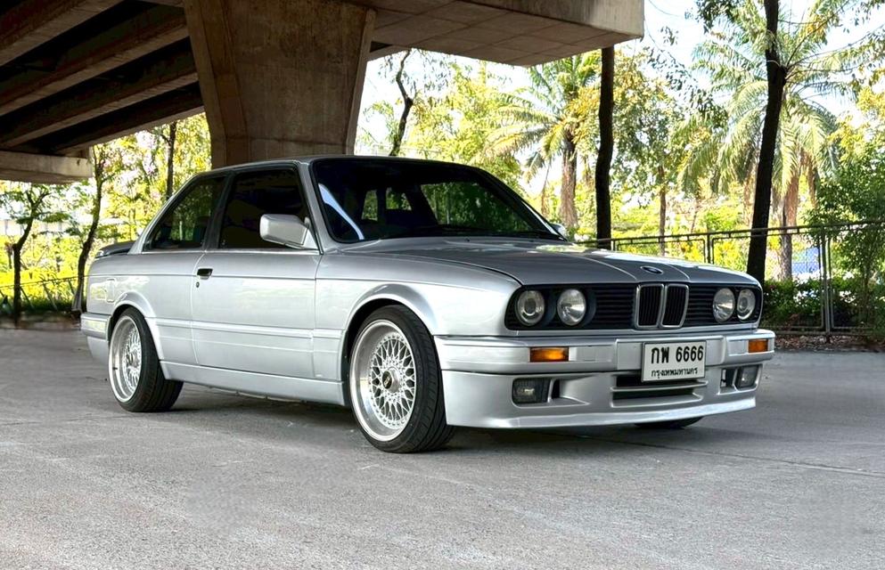 1990 BMW 318i E30 MT รถสวยจัด ตัวจี๊ดในตำนาน รูปที่ 3