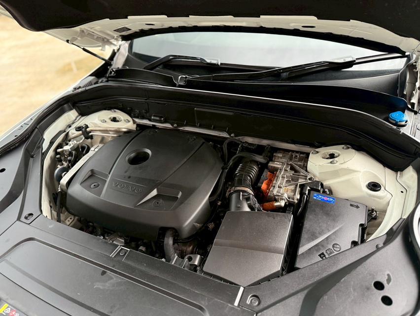 VOLVO XC90 2.0 T8 Plug-in Hybrid R-DESIGN ปี 2019 โฉม ปี14-ปัจจุบัน สีขาว 19