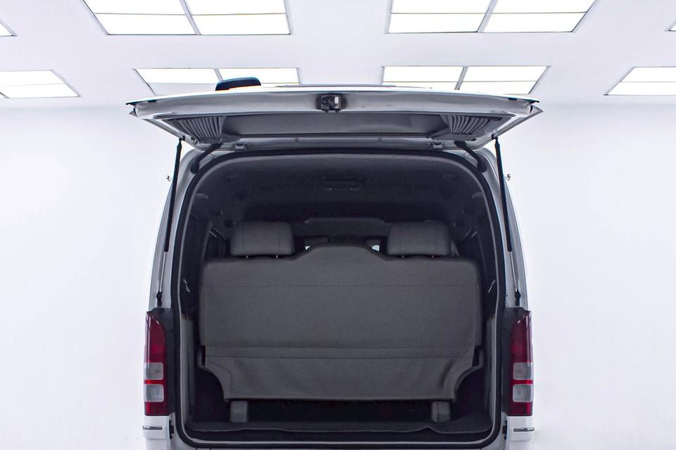TOYOTA VENTURY 2.7 MAJESTY 2009  16