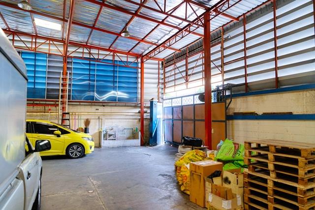 เซ็นทรัล พระราม3 600ม. BRT ถนนจันทน์ 1.1กม. ให้เช่าโกดัง 2ชั้น 542 ตร.ม สาธุประดิษฐ์ 12-20 135 ตร.วา. 3 นอน 2 น้ำ 1