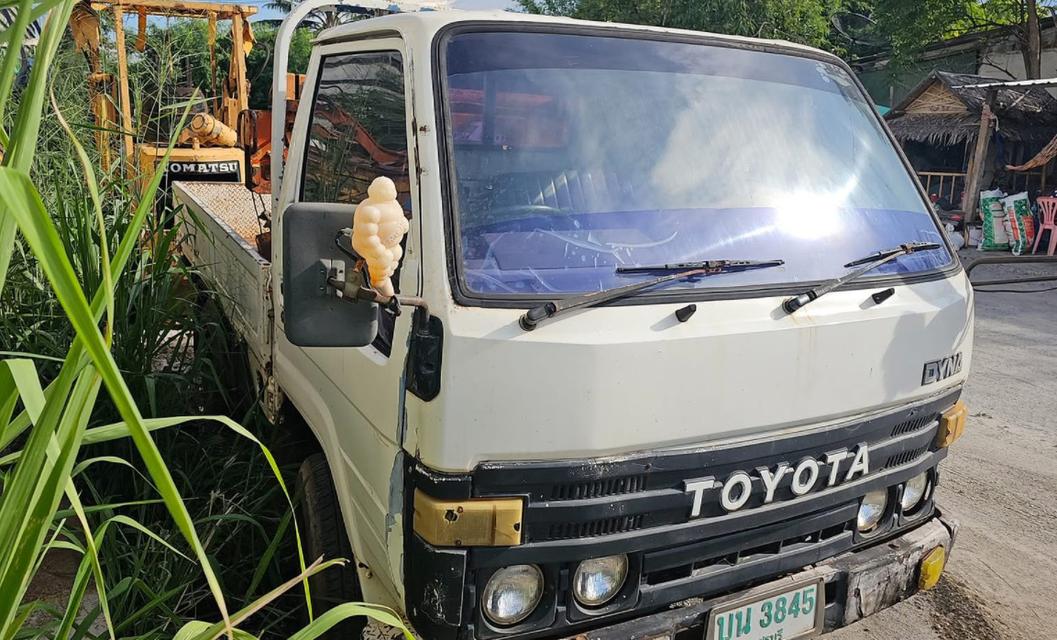 ขายด่วน รถบรรทุก 4 ล้อ Toyota Dyna 4